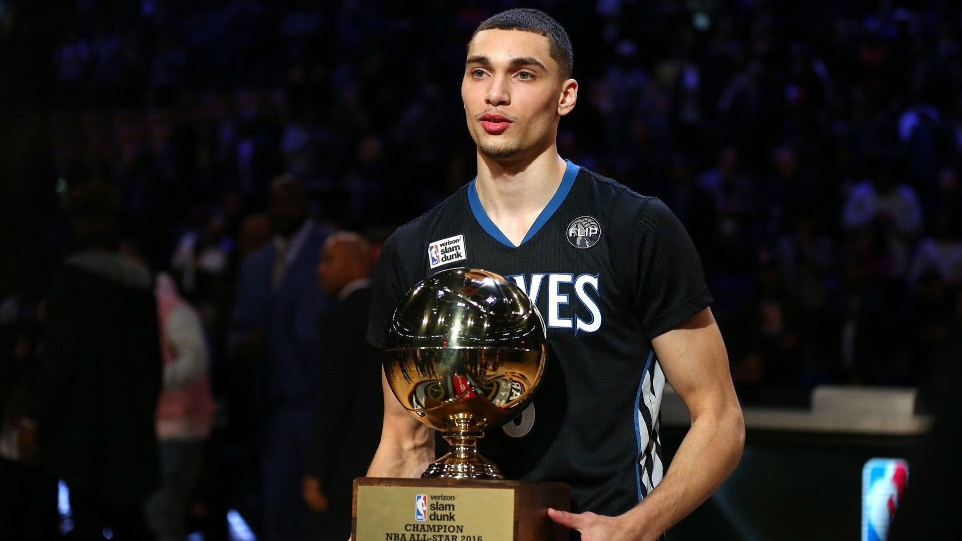 开云真人-不屈的信念点燃中国篮球希望